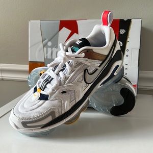 Women’s Air Vapormax EVO size 7.5 (size 6 in men’s)